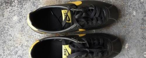 Nike cortez black yellow size 7.5 mens original photo