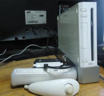 Nintendo Wii set plus 100gb extrernal harddisk photo